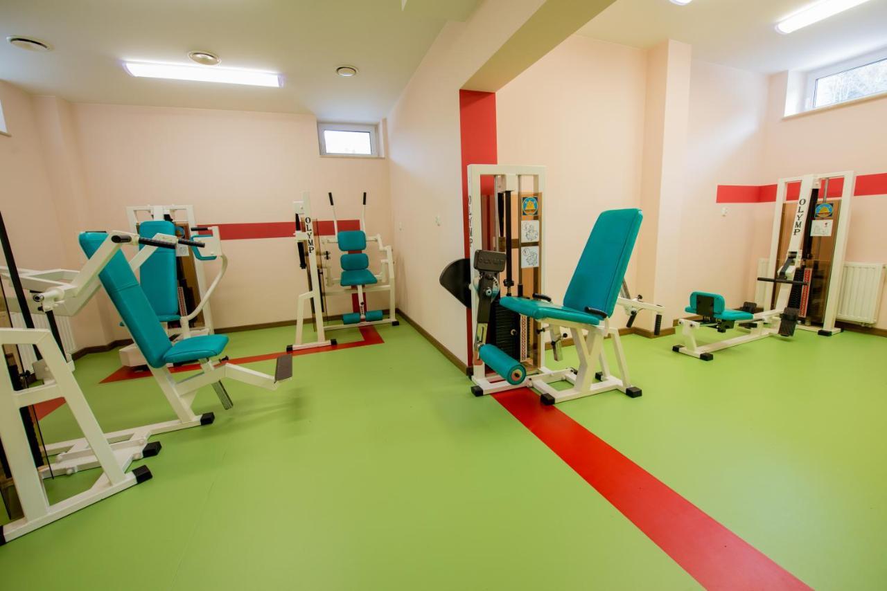 Centrum Promocji Lesnictwa W Mucznem Lutowiska Exteriör bild